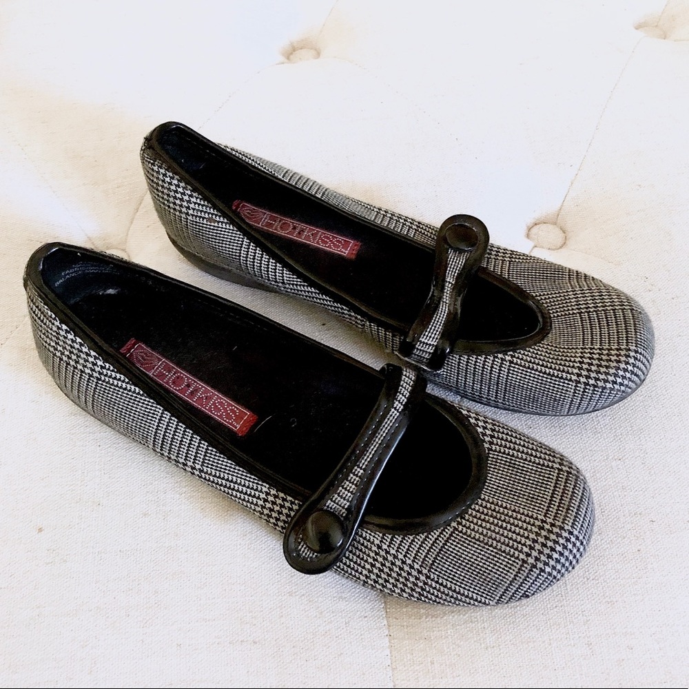 Hot Kiss plaid mary jane flats